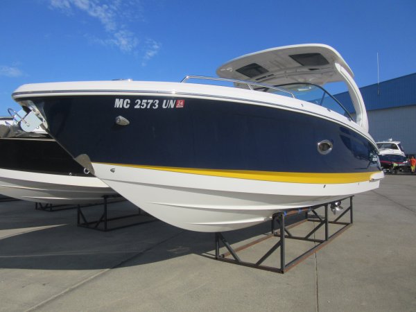 Used 2021  powered Chaparral Boat for sale